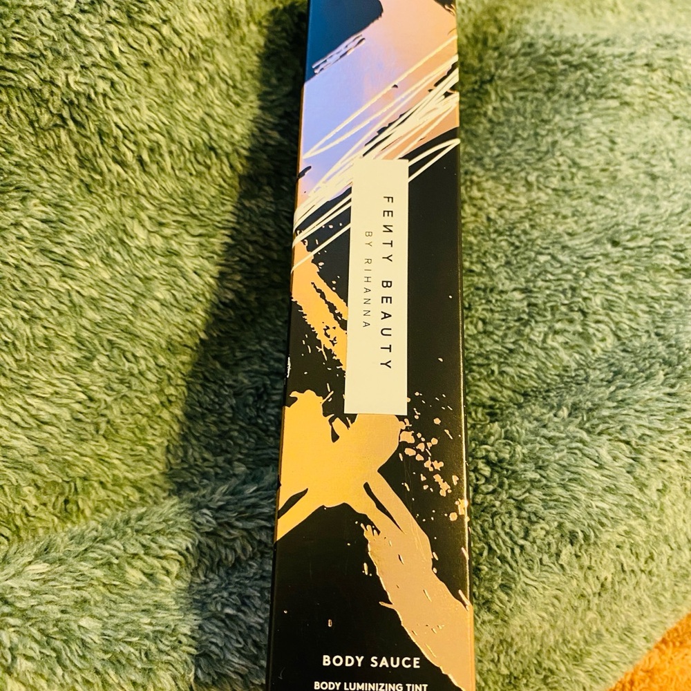 Fenty Beauty Body Sauce - Body luminizing tint in the Shade- Salted Caramel